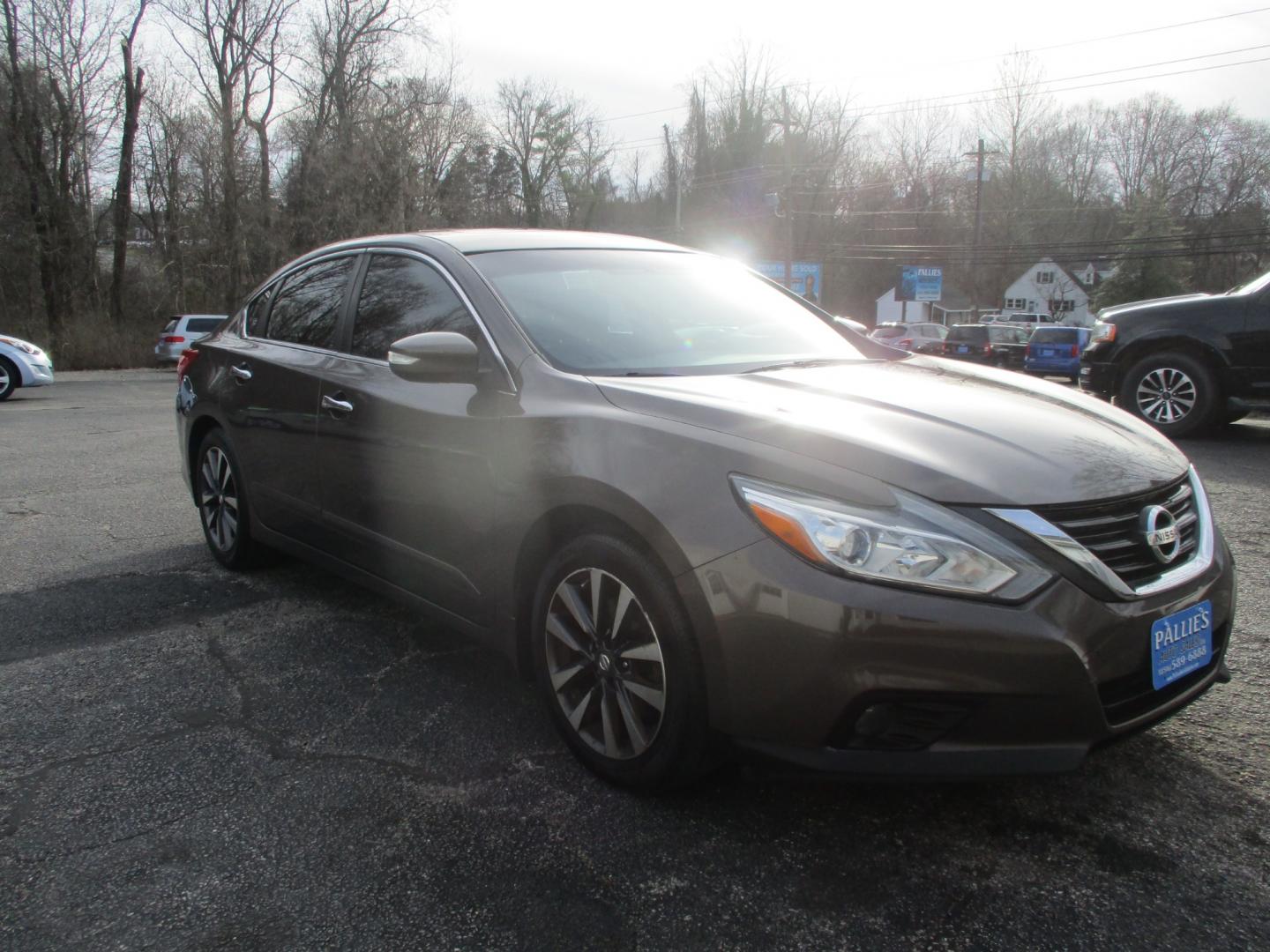 2016 GRAY Nissan Altima 2.5 SL (1N4AL3AP9GC) with an 2.5L L4 DOHC 16V engine, CVT transmission, located at 540a Delsea Drive, Sewell, NJ, 08080, (856) 589-6888, 39.752560, -75.111206 - Photo#7